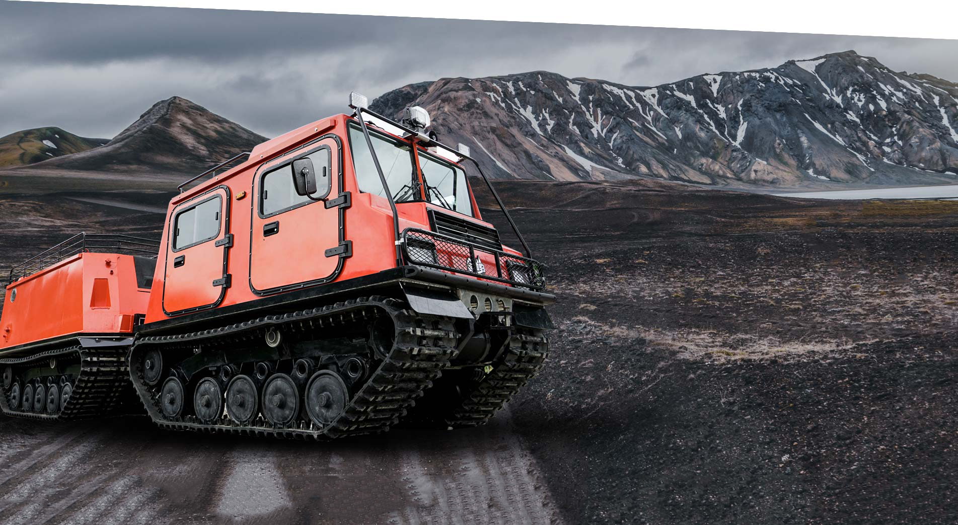 Vehículo Todo Terreno Polivalente de Doble Vía